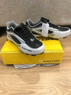 NIB Easton Women’s Softball / Baseball Cleats | Black & White